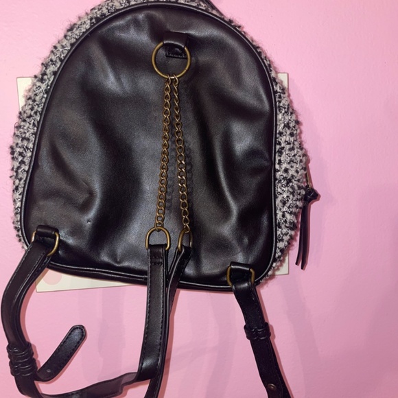 Art Class Girls Small Backpack Purse Bag Black & White - Picture 4 of 14